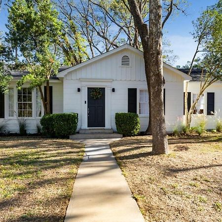 Luxury Bungalow Near Main W Hot-Tub And Firepit Villa Fredericksburg Buitenkant foto