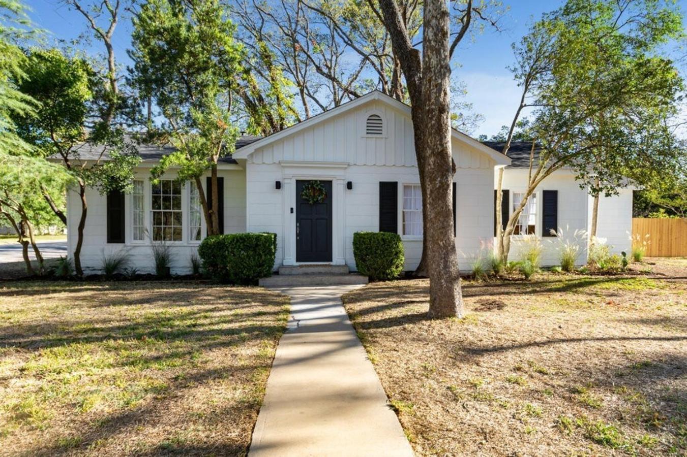 Luxury Bungalow Near Main W Hot-Tub And Firepit Villa Fredericksburg Buitenkant foto